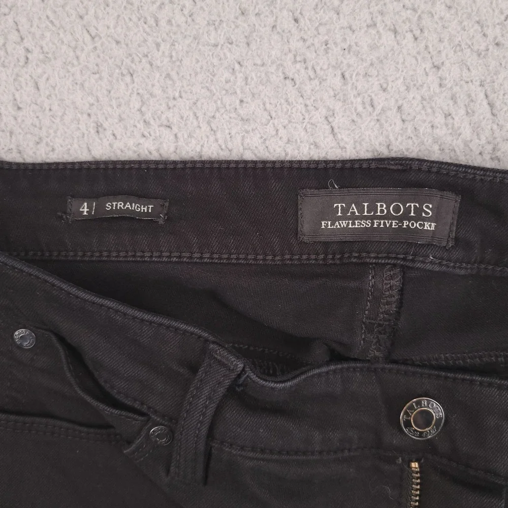 TALBOTS Jeans Size 4 Straight Leg Flawless Five-Pocket Black Denim 28x30